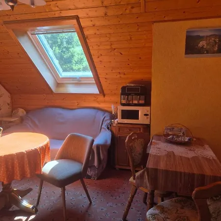 Apartmenthaus Zaukeneck Mit Carports Bad Schandau