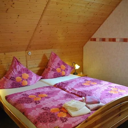 Apartmenthaus Zaukeneck Mit Carports * Bad Schandau