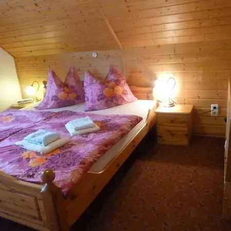 Apartmenthaus Zaukeneck Mit Carports Lejlighed