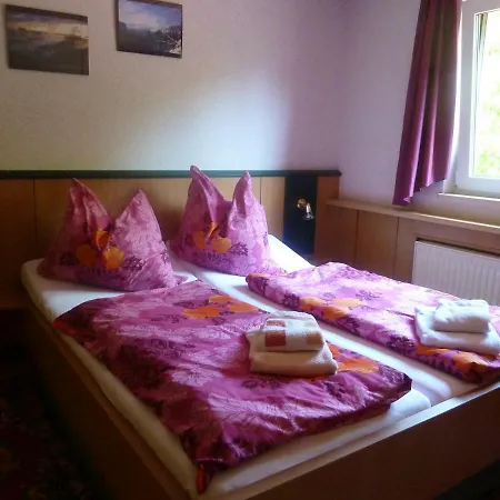 Apartmenthaus Zaukeneck Mit Carports Lejlighed *