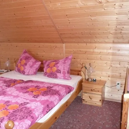 Apartmenthaus Zaukeneck Mit Carports Lejlighed *
